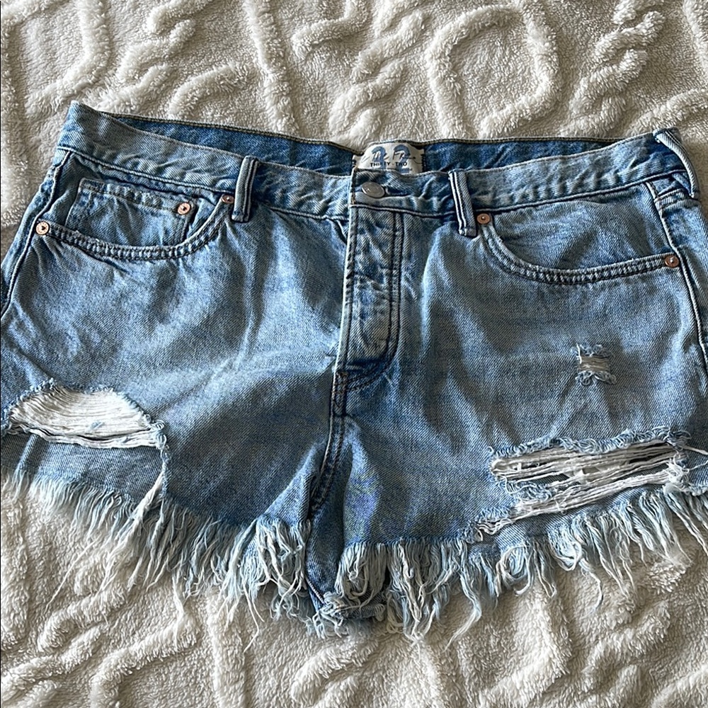 We the free,”Loving Good Vibrations, size 32 Denim. Women's Button fly. EUC